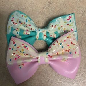 NWOT Set of 2 Sweets themed Hair Bows